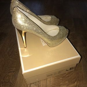 Michael Kor high heel glitter pumps